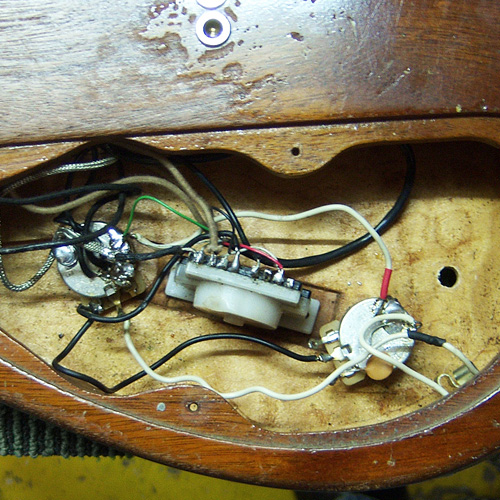 old wiring of the electric guitar