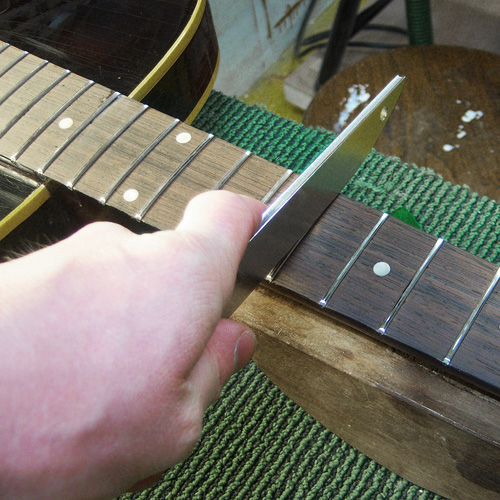 frets are crowned with a diamond file